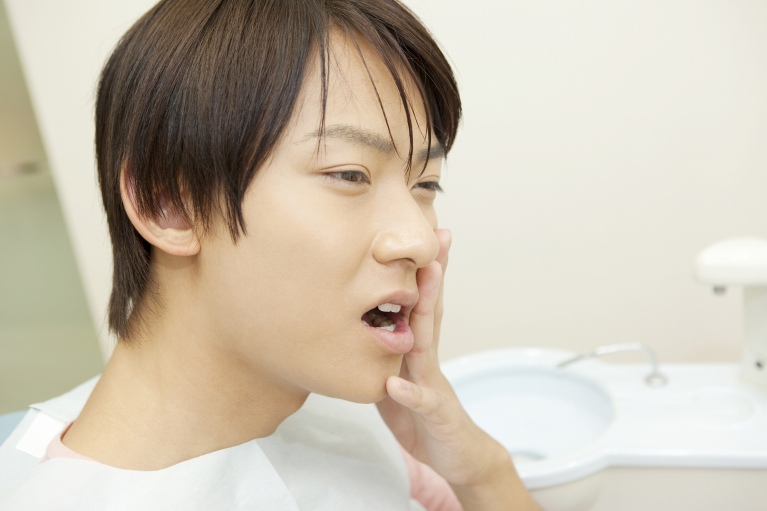 むし歯が進行すると…？（根管治療）